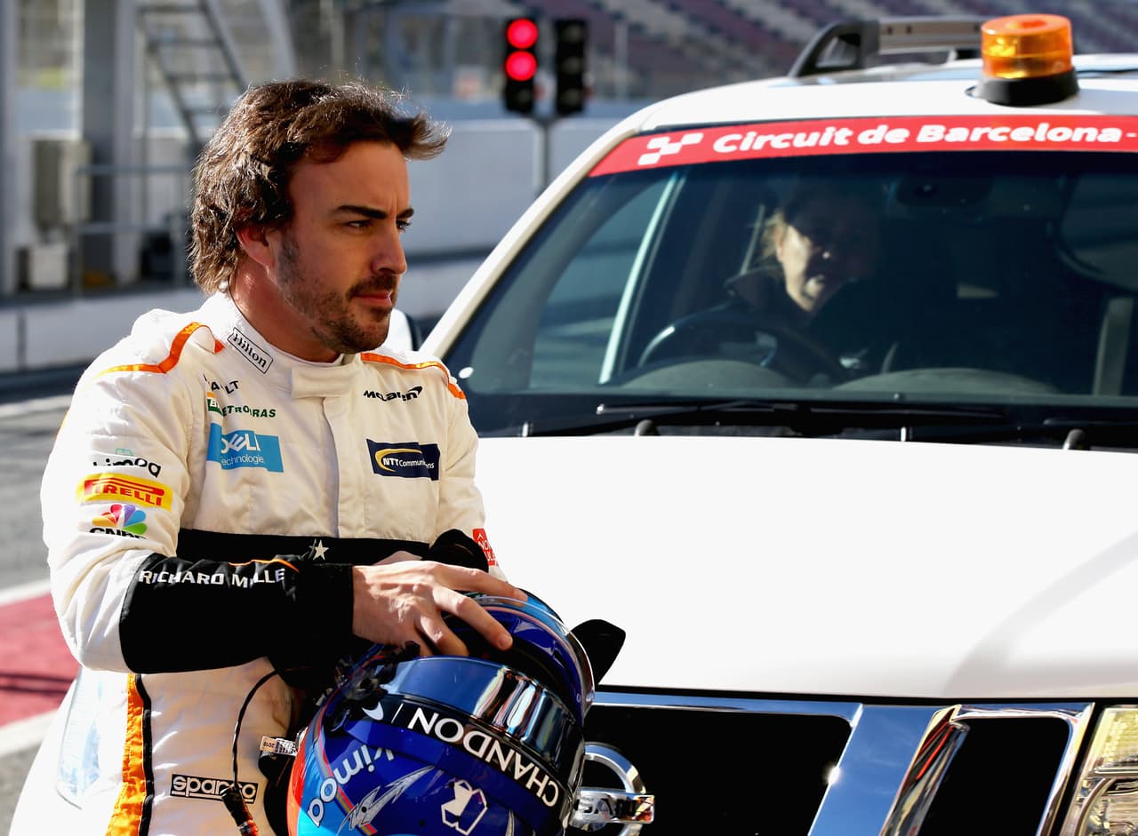 <b>McLaren F1 Team: </b>14. Fernando Alonso. Nació en Oviedo (España) el 29 de julio de 1981 (36 años). Llegó a la F1 en 2001. Dos veces campeón: 2005 y 2006. Victorias: 32. Podios: 97. Poles: 22.