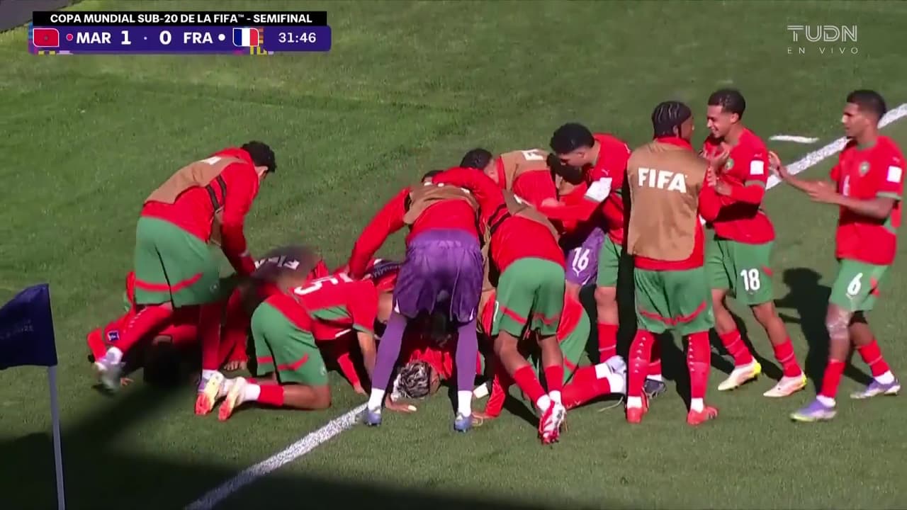¡Autogol de Francia en penal fortuito de Marruecos!