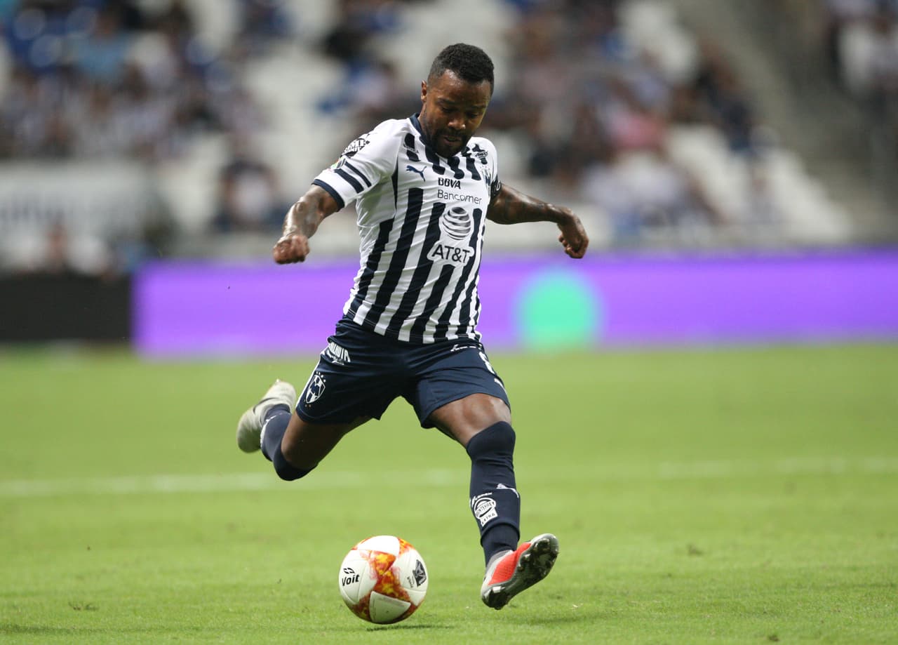 En una de las más claras de la segunda parte, Pabón jaló del gatillo buscando el segundo tanto.