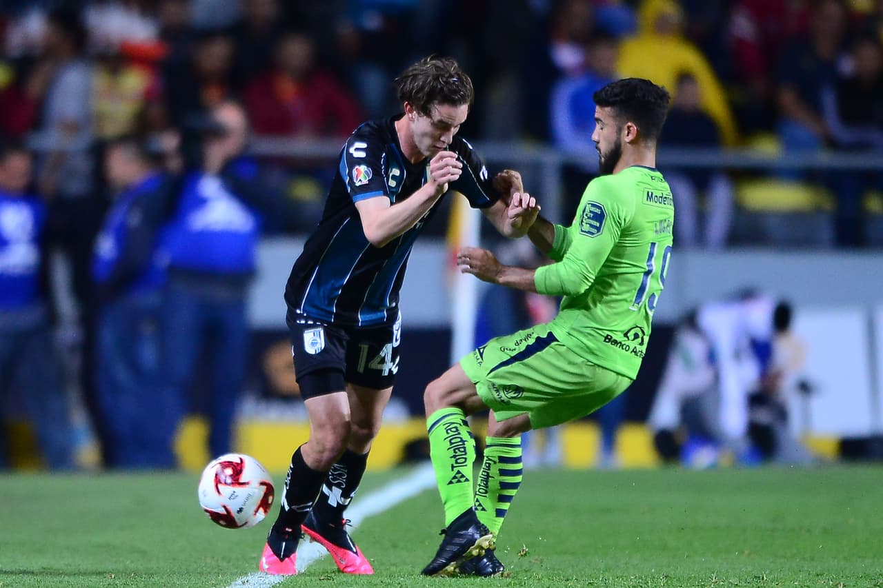 Con un doblete de Aldo rocha, gol de Martín Rodríguez, y gol del Shaggy Martínez, Morelia golea y deja claro el mal momento que esta viviendo el Querétaro.