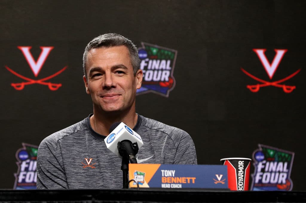 Y 35 años después el Head coach Tony Bennett lleva a los Virginia Cavaliers a un Final Four, el tercero en la historia de la escuela. El entrenador principal de los Cavs sabe que en Auburn habrá una dura prueba pero con la enorme motivación de haberse recuperado a una eliminación en la primera ronda en el NCAA Tournament de 2018.