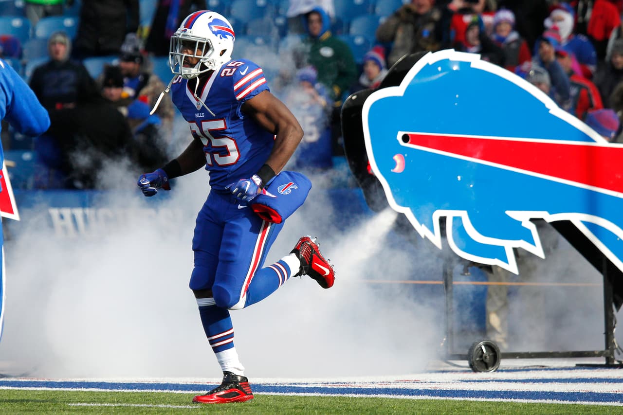 <b>3. LeSEAN McCOY | Buffalo Bills </b>
<br>Su tercera temporada con Buffalo promete para ser la más explosiva. El sistema de la ofensiva está diseñado para él y no es ningún secreto que es el arma fuerte de los Bills. Podría superar las 1500 yardas y 12 TDs.