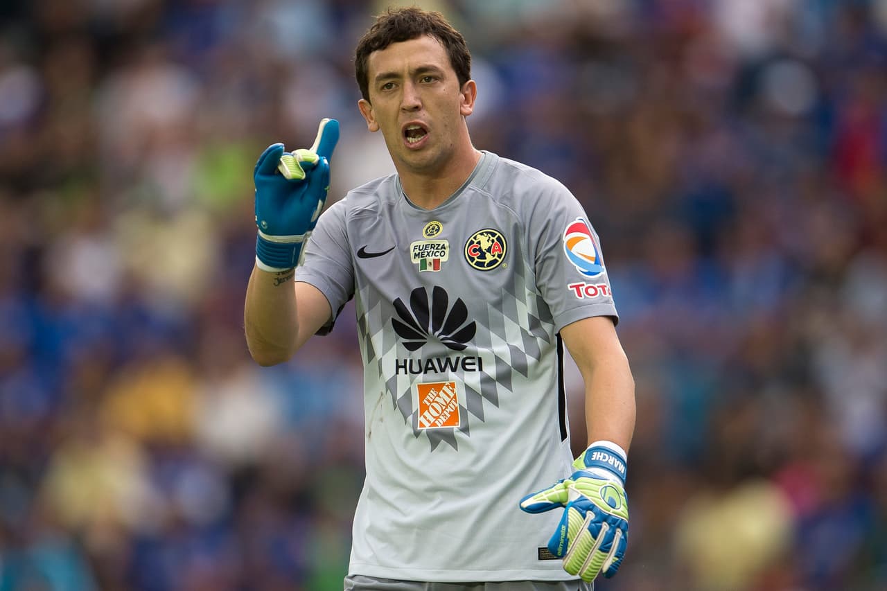 Marchesín fue pieza clave para mantener la ventaja. Tuvo varias atajadas claves, en especial una ante un disparo a quemarropa dentro del área en el que hizo gala de sus reflejos.