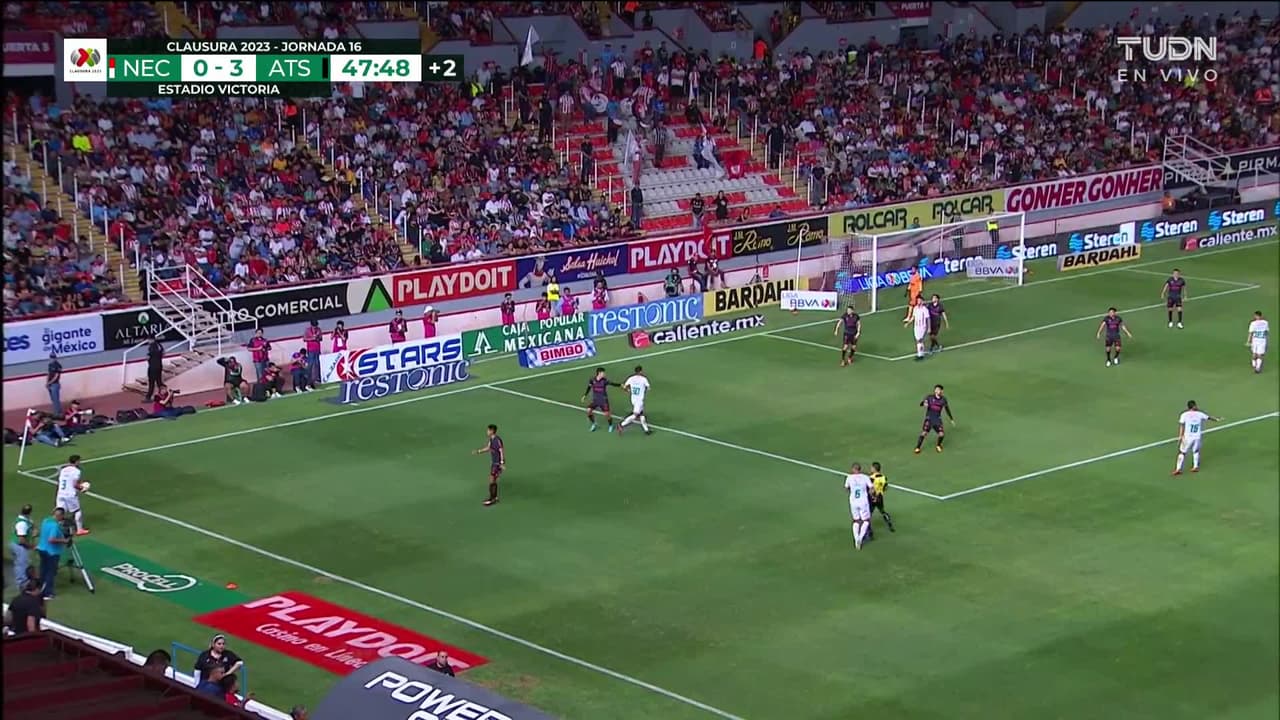 ¡GOOOL! Édgar Méndez anota para Necaxa.