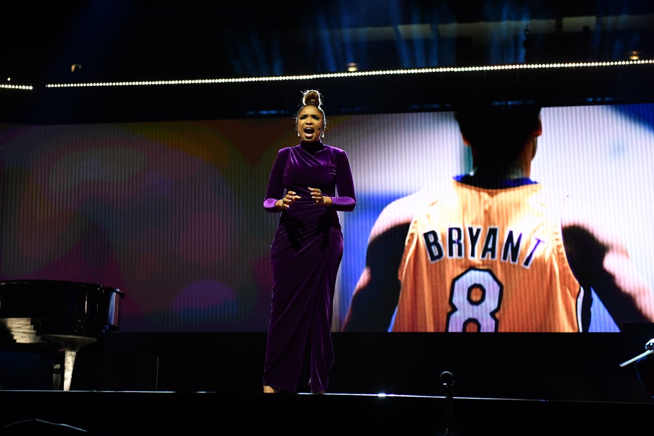 Este nuevo formato del NBA All-Star Game dio bueno frutos pues el cotejo se desarrolló con intensidad y ambos equipos buscaron el triunfo a toda costa. Finalmente Team LeBron se impuso 157 a 155 ante Team Giannis ¡Estas fotos son para enmarcar!