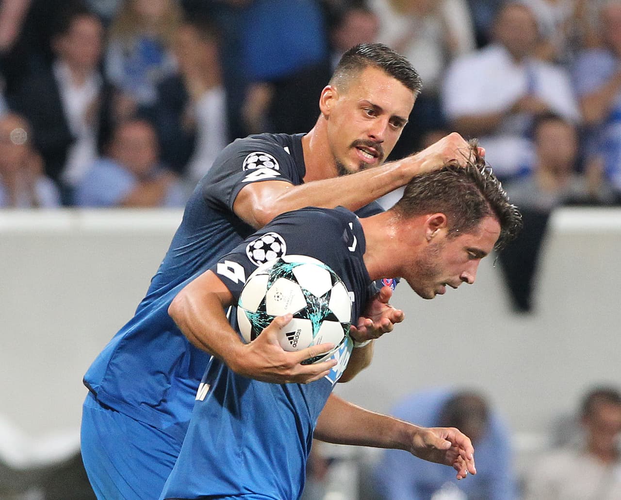 El ánimo del equipo local y sus aficionados volvía a ser de esperanza.