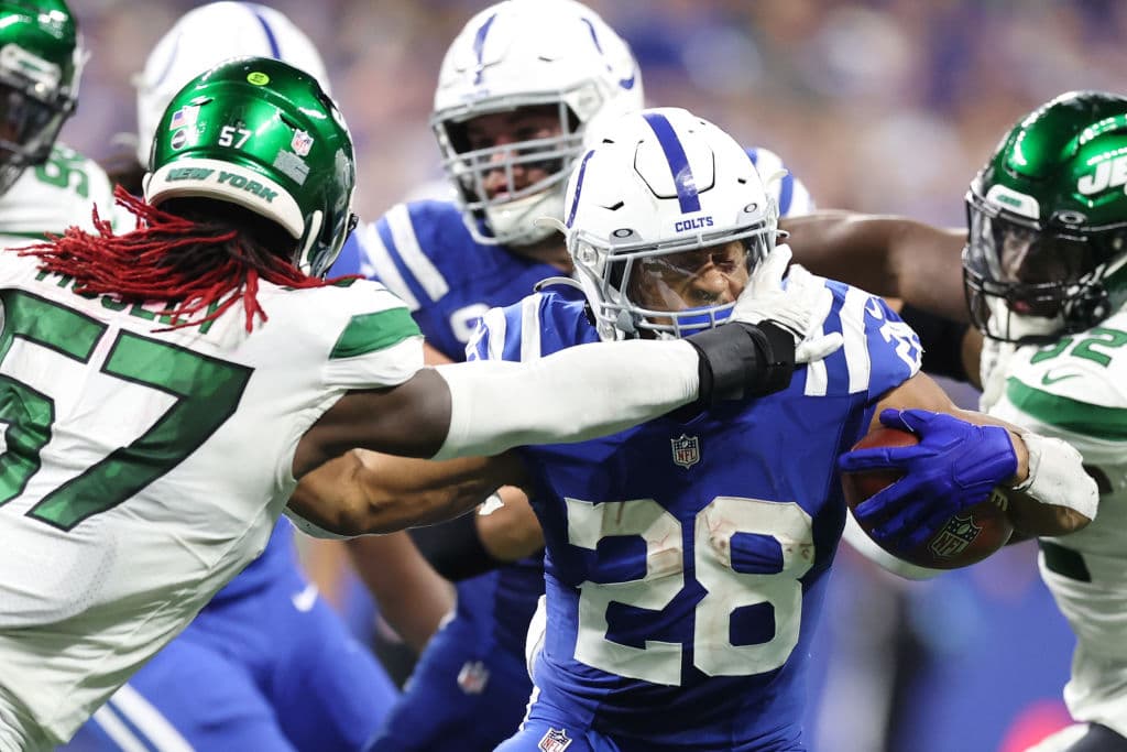 Jonathan Taylor destruye a la defensa de los New York Jets con 172 yardas terrestres y dos TD's en la victoria 30-45 sobre los neoyorkinos.