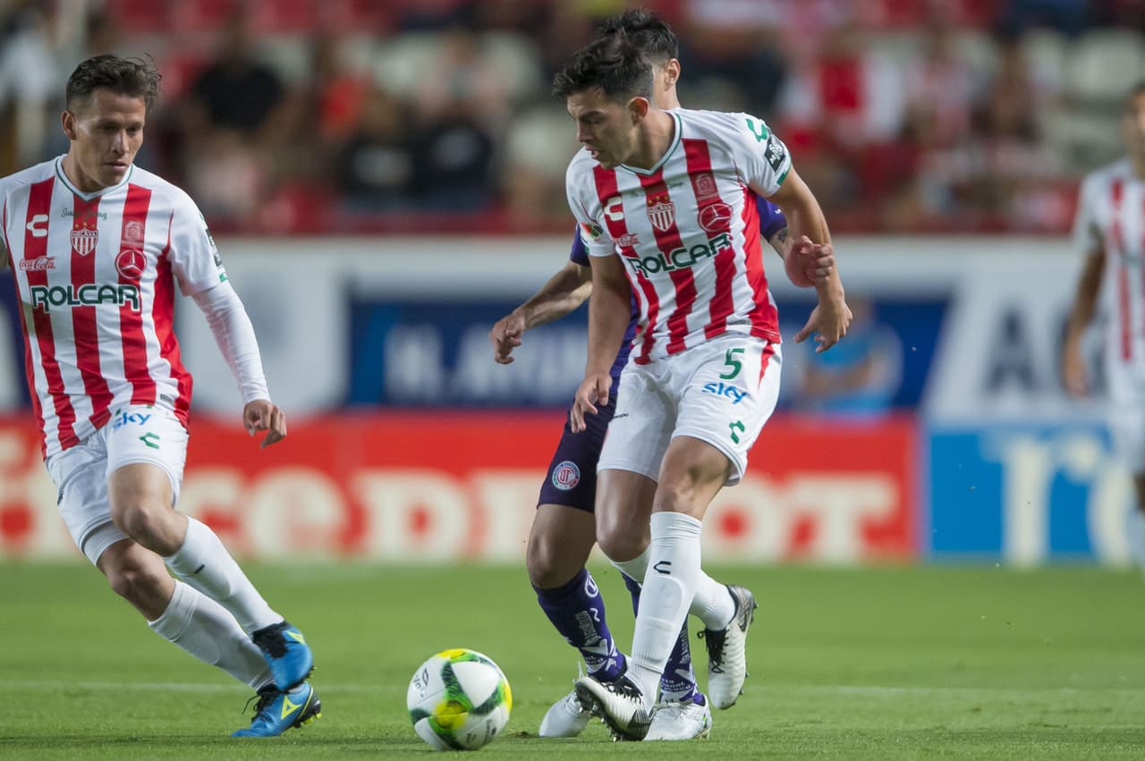 Rodrigo Contreras encontró el gol del empate al minuto 67 tras un gran centro por la banda izquierda y el elemento de Necaxa remato con la testa para poner el 1-1, mismo que fue decisivo.
