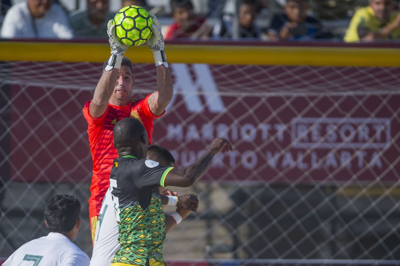 Los de Ramón Raya superaron por 4-1 a los jamaiquinos para alcanzar la suma de seis puntos y encaminarse a la siguiente ronda del torneo que entregará boletos para la Copa del Mundo que se jugará en Paraguay en noviembre.
