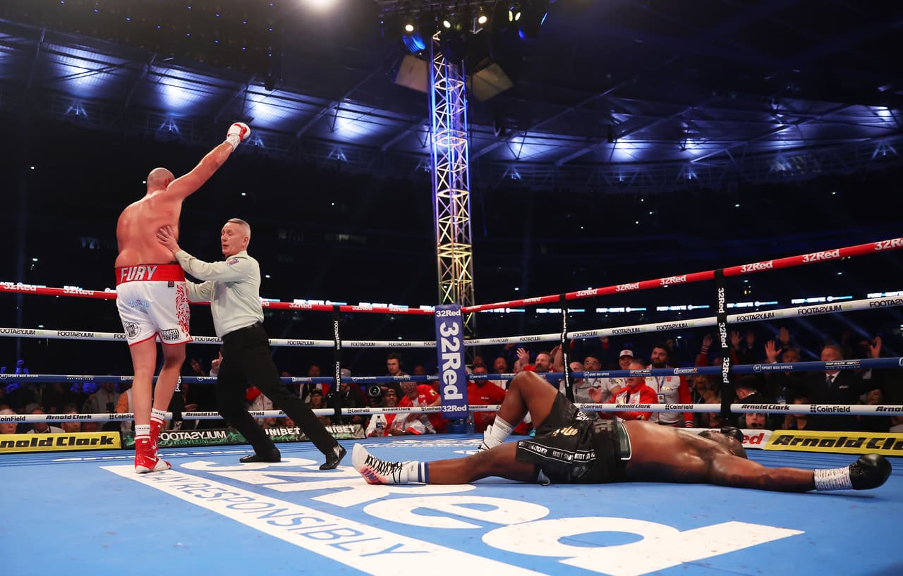 ¡Se retira invicto! Tyson Fury noquea a Whyte ante 94 mil en Wembley