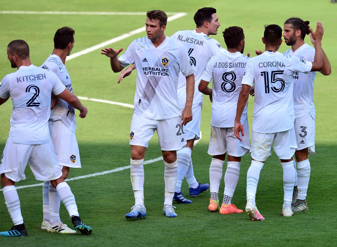 LA Galaxy dio la sorpresa al vencer a LAFC.