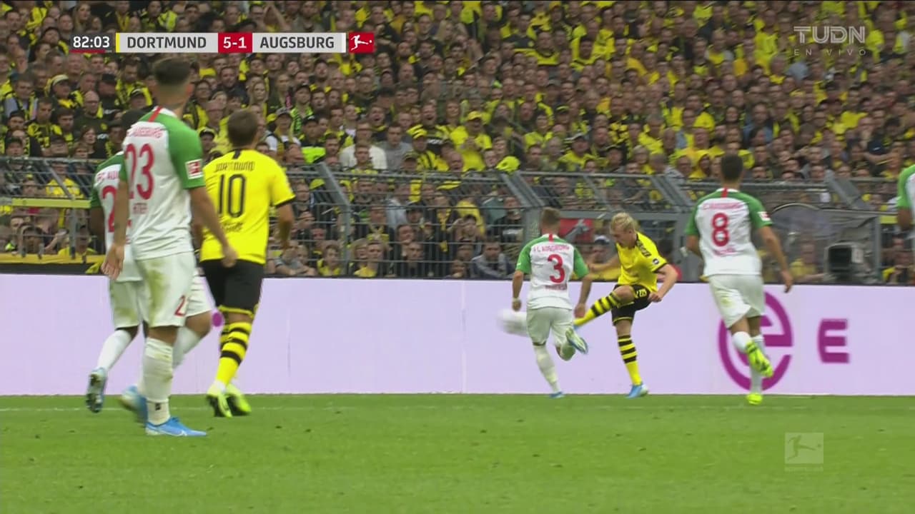 Julian Brandt se inaugura marcando el 5-1 del Dortmund sobre el Augsburgo