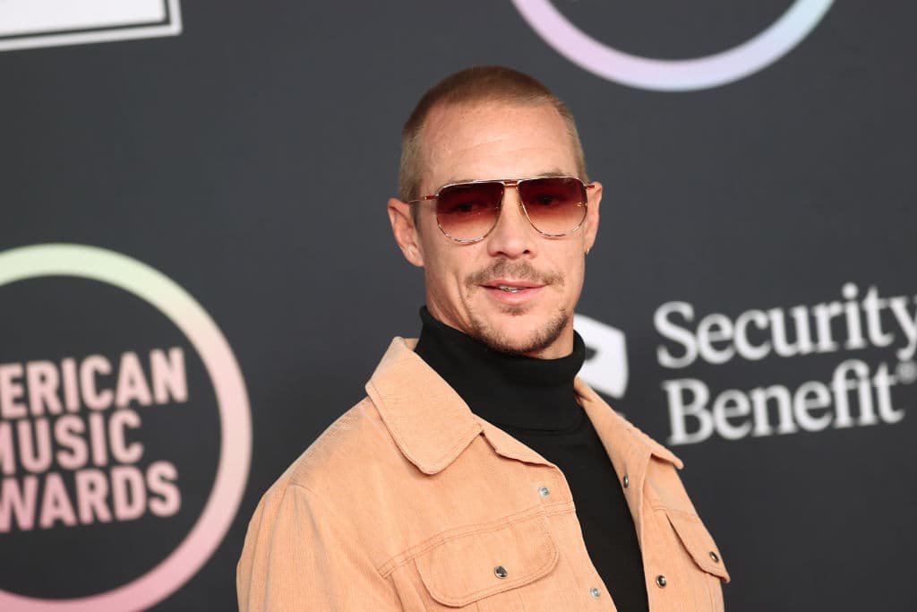 Diplo estaba de servicio como DJ para la ceremonia.