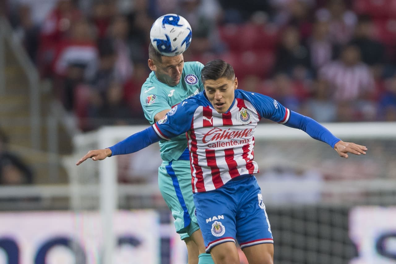 El partido tuvo gran ritmo desde el inicio del cotejo y ambos lucharon por la posesión del esférico y generar ocasiones de gol.