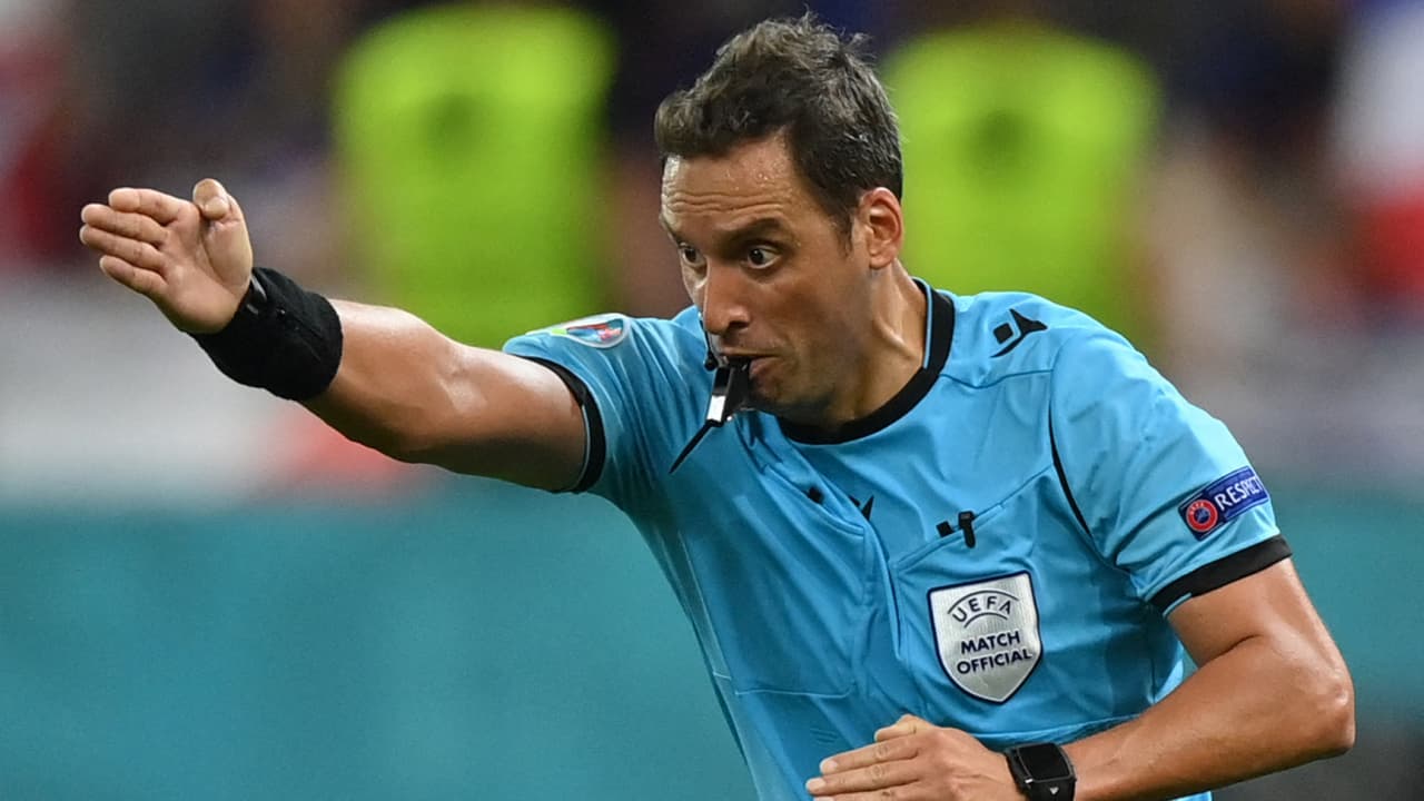 Árbitro que hizo historia en la Euro pitará el Superclásico argentino