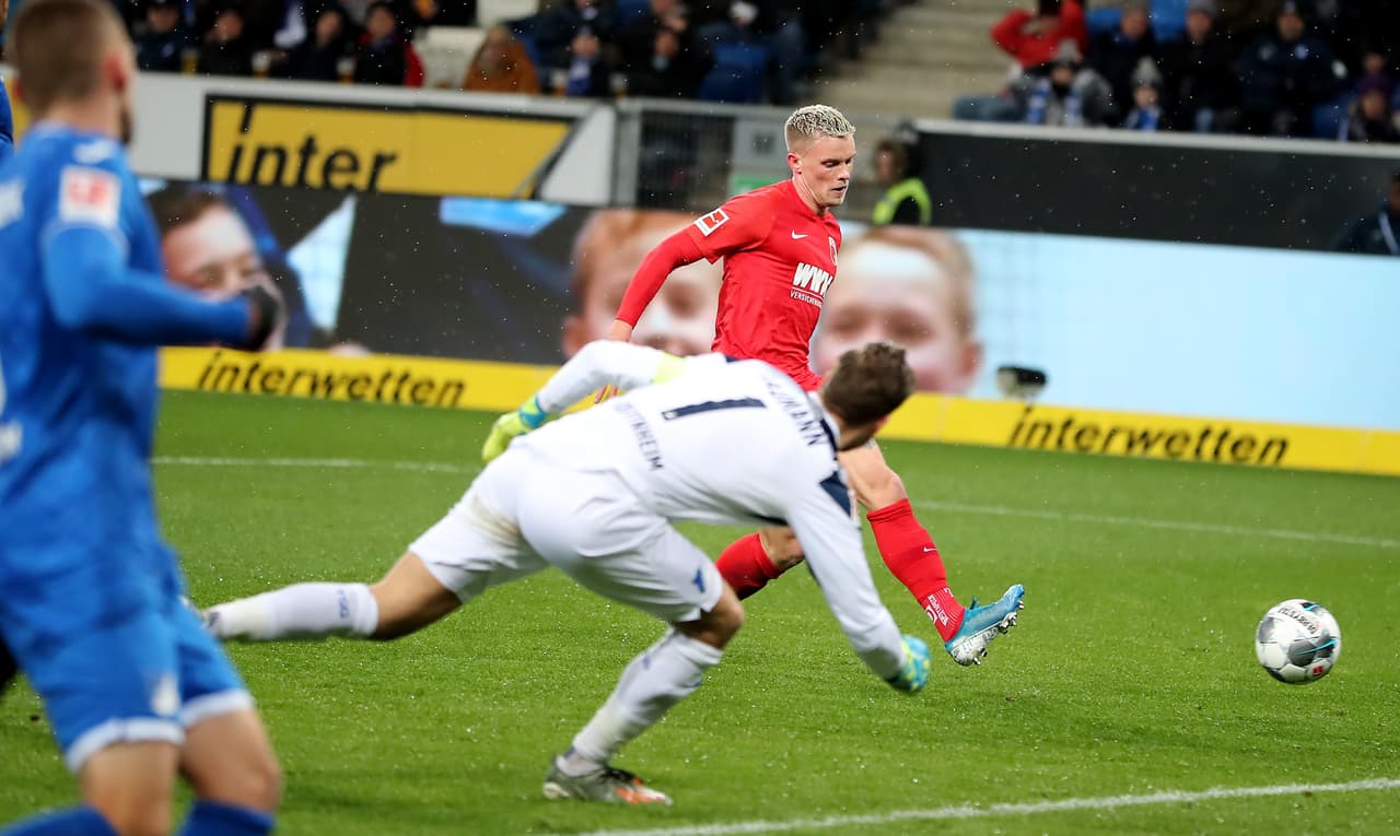 Con doblete de Max (11' Y 51') Jensen (56') y Iago (85') el Ausgburgo continúa con paso firme en la Bundesliga.