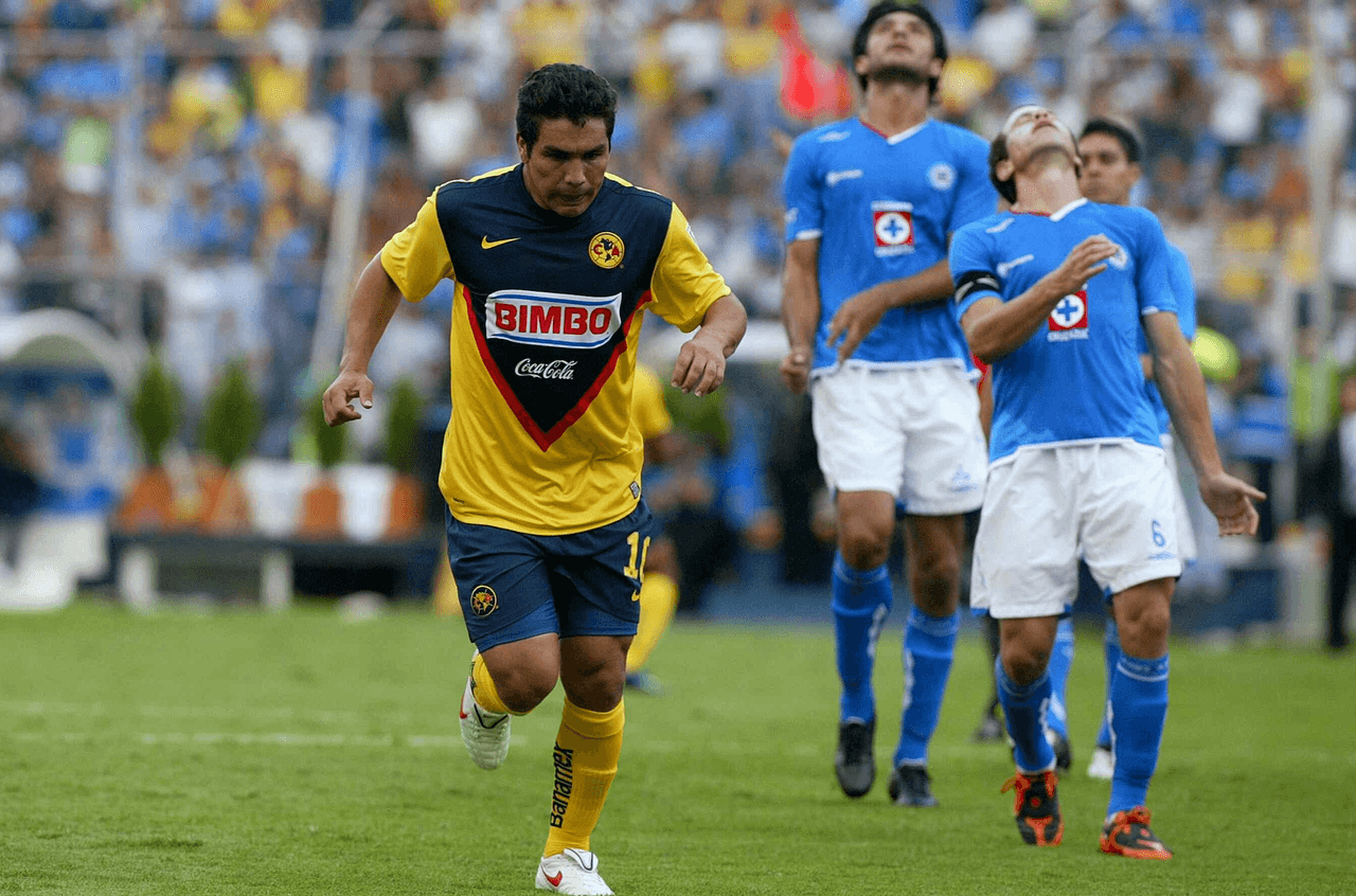 Y lo mejor de todo, es que para el orgullo del americanismo, mieentras él jugó con la casaca de las Águilas ante la Máquina, nunca perdió y casi siempre los ‘vacunó’.