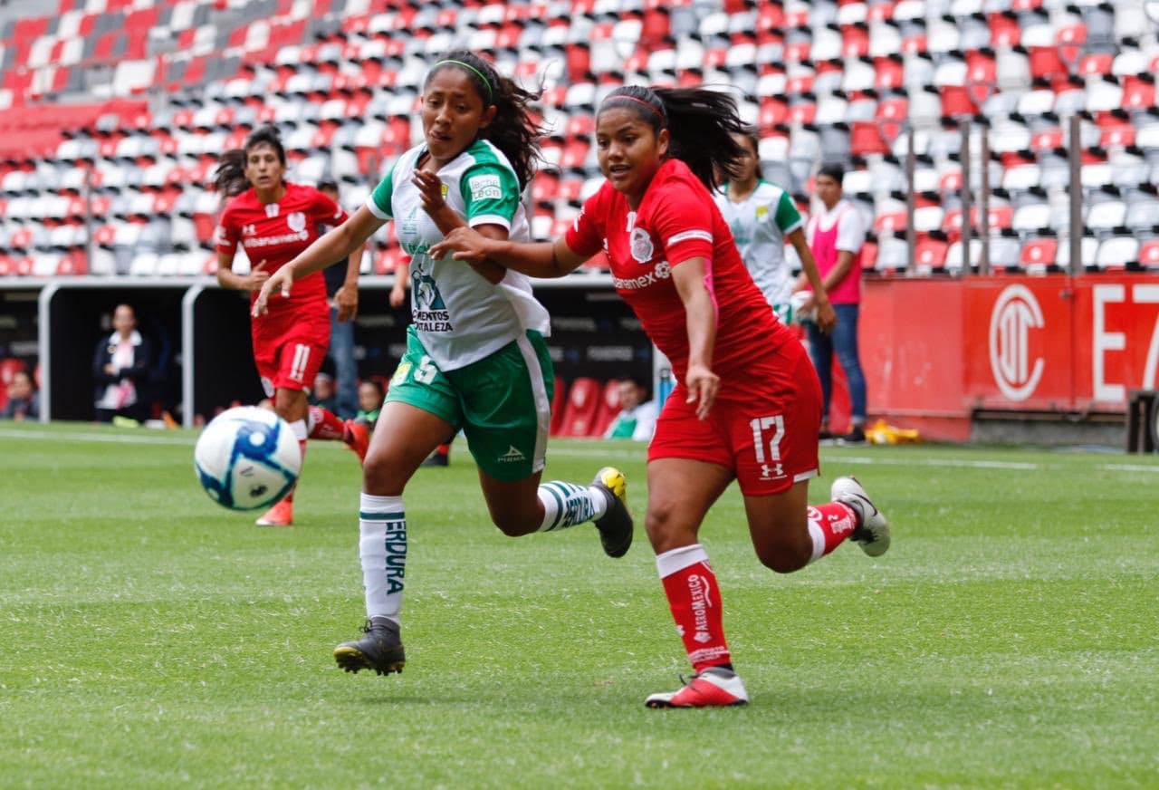 El juego fue dominado por Toluca en la primera mitad.