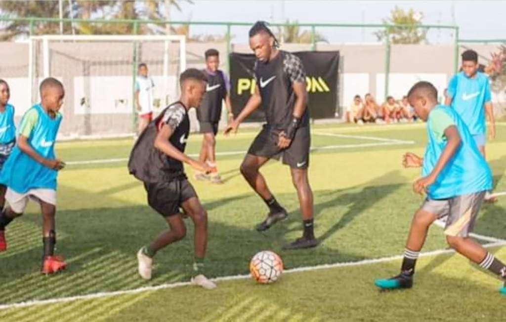Sonrisas, alegrías, goles y mucho futbol hubo en San Juan Tela.