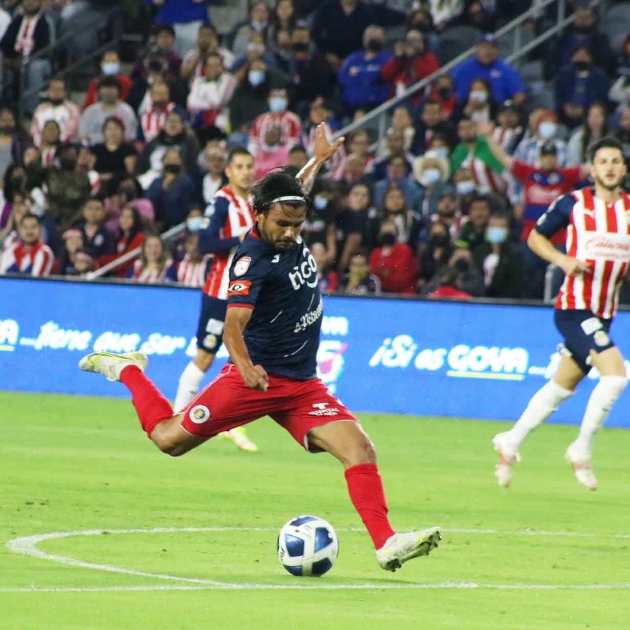 El Club Deportivo FAS tuvo sus momentos a finales del primer tiempo y parte del complemento, metiendo en complicaciones a las Chivas.