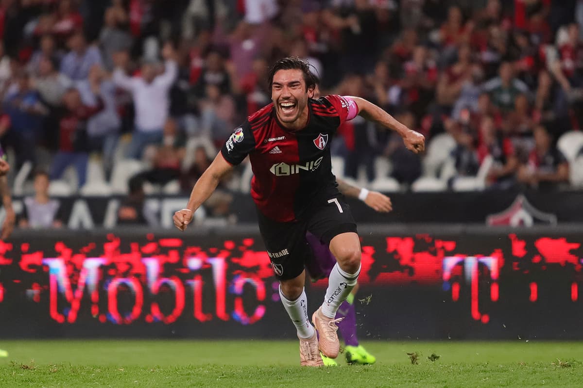 Juan Pablo Vigón puso en ventaja al Atlas luego de un cabezazo al minuto 66', era el 3-2 provisional en un juego muy animado.