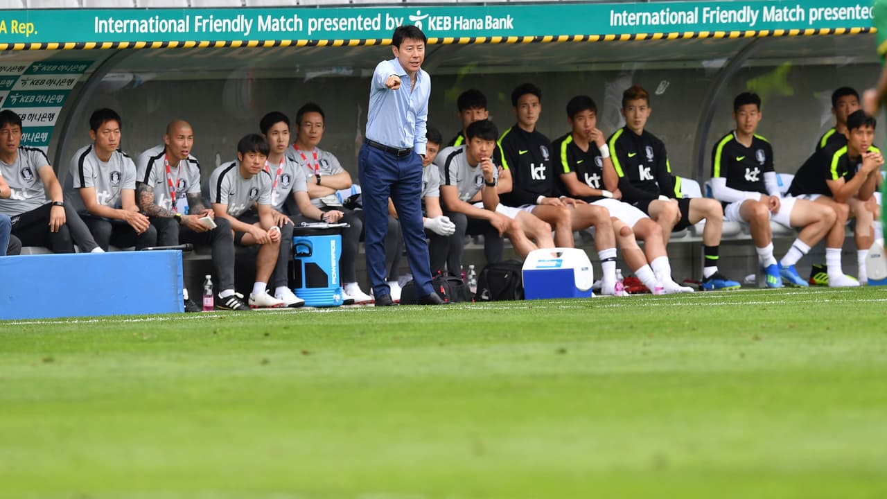 Corea del Sur encara su próximo partido preparatorio el domingo ante Senegal, otro país mundialista, mientras que Bolivia lo hace también en Austria el sábado frente a Serbia.