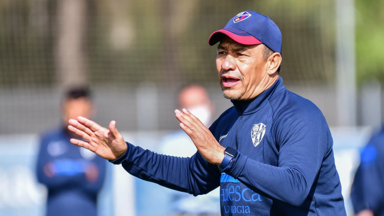 Ambriz busca refuerzos en México, pero... "no te lo ponen a precios accesibles"