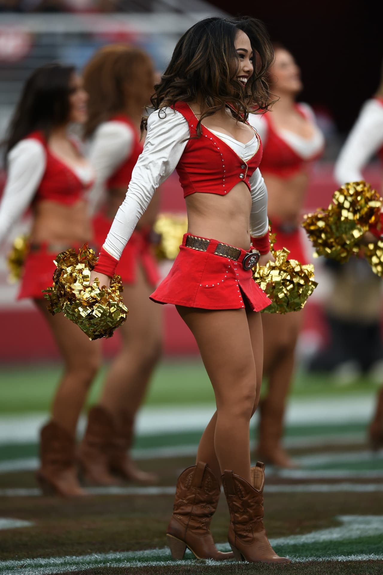 Porristas rubias, trigueñas, morenas, pelirojas, todas ellas nos dejaron con la boca abierta en la Semana 17 NFL.