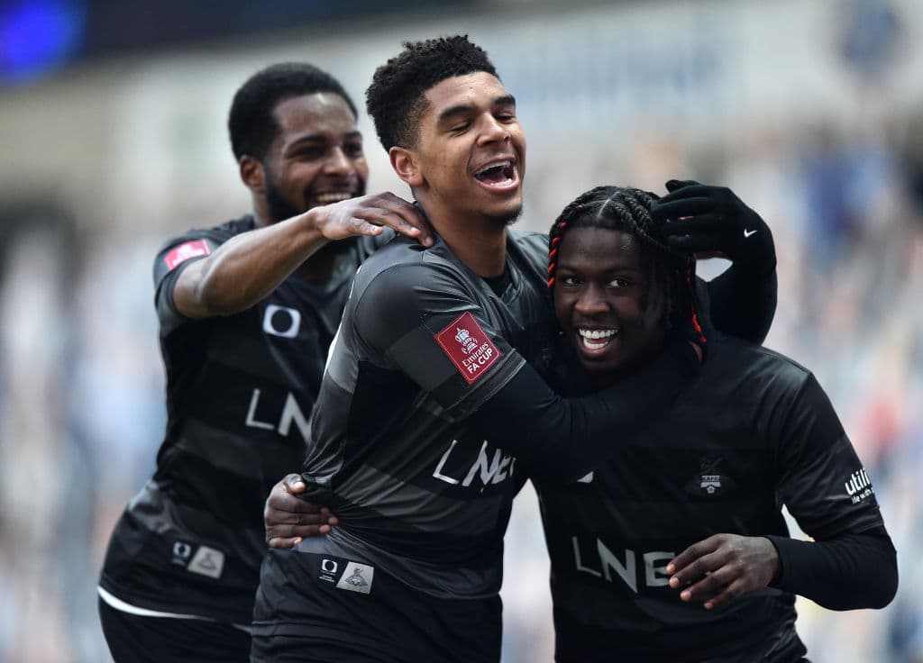 Blackburn Rovers cayó en casa 0-1 ante Doncaster Rovers; Wycombe Wanderers goleó 4-1 al Preston.