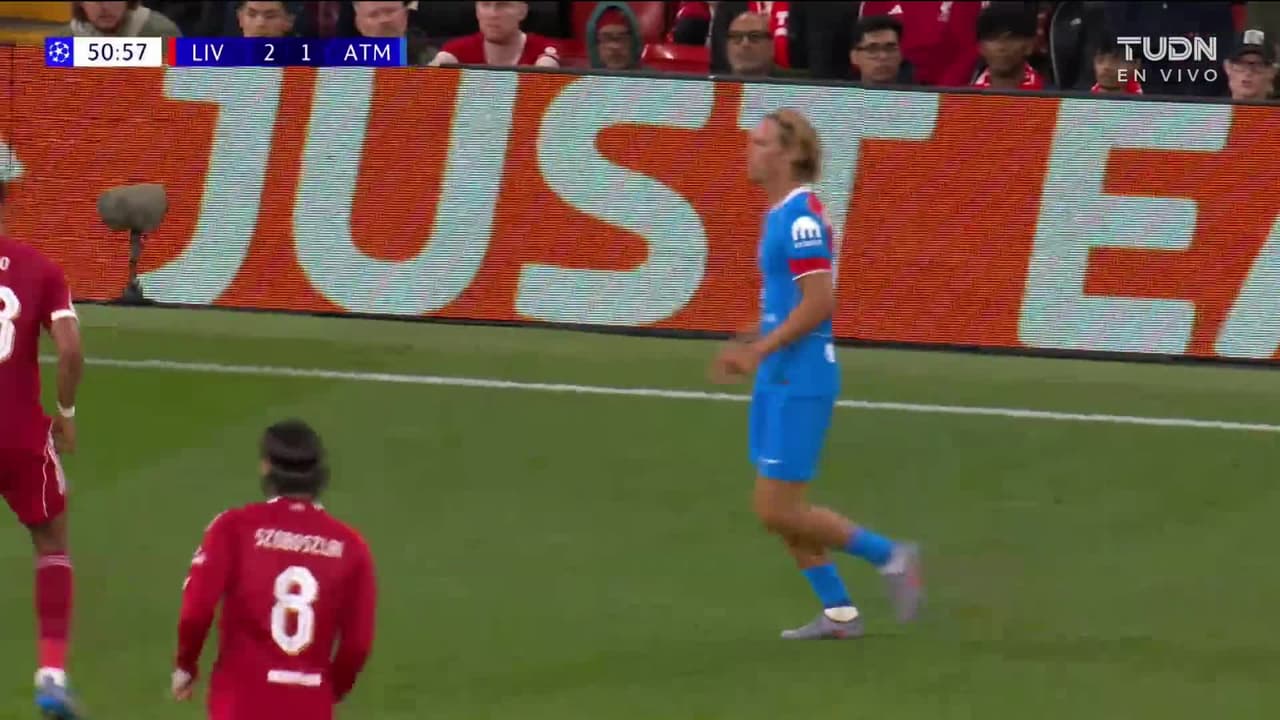 ¡TIRO ATAJADO! disparo por Giacomo Raspadori.