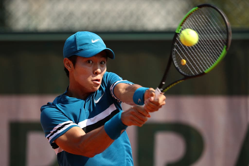 El juvenil de Corea del Sur Duckhee Lee, de apenas 19 años, es una de las promesas del tenis mundial y aunque su historial en torneos grandes es incipiente, Lee es de los jóvenes a seguir.