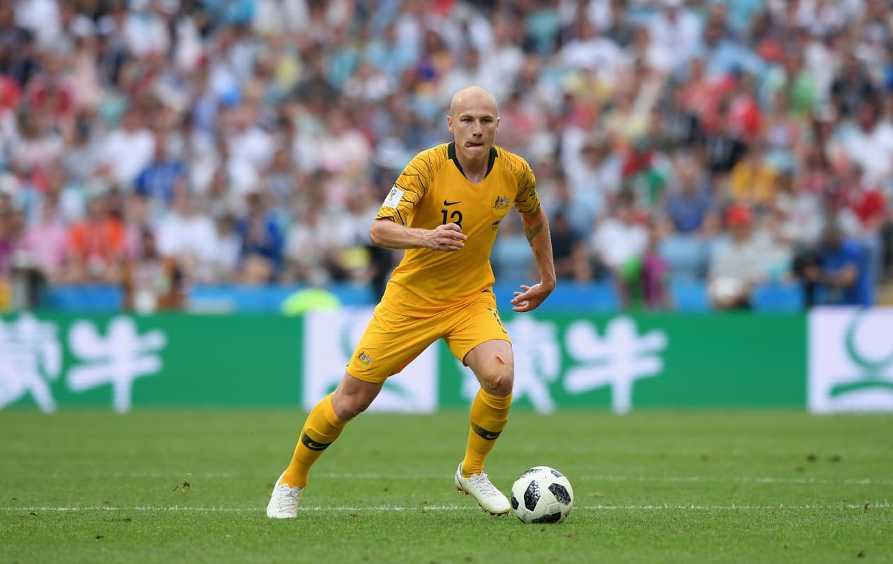 Por Aaron Mooy han salido rumores de un paso al Everton y Southampton, pero ahora el nombre del Manchester City toma fuerza.