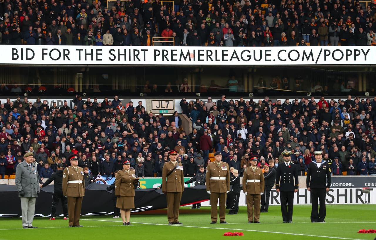 El mexicano Raúl Jiménez llega a su gol número 30 con los Wolves y ganan ante el Aston Villa por 2-1.