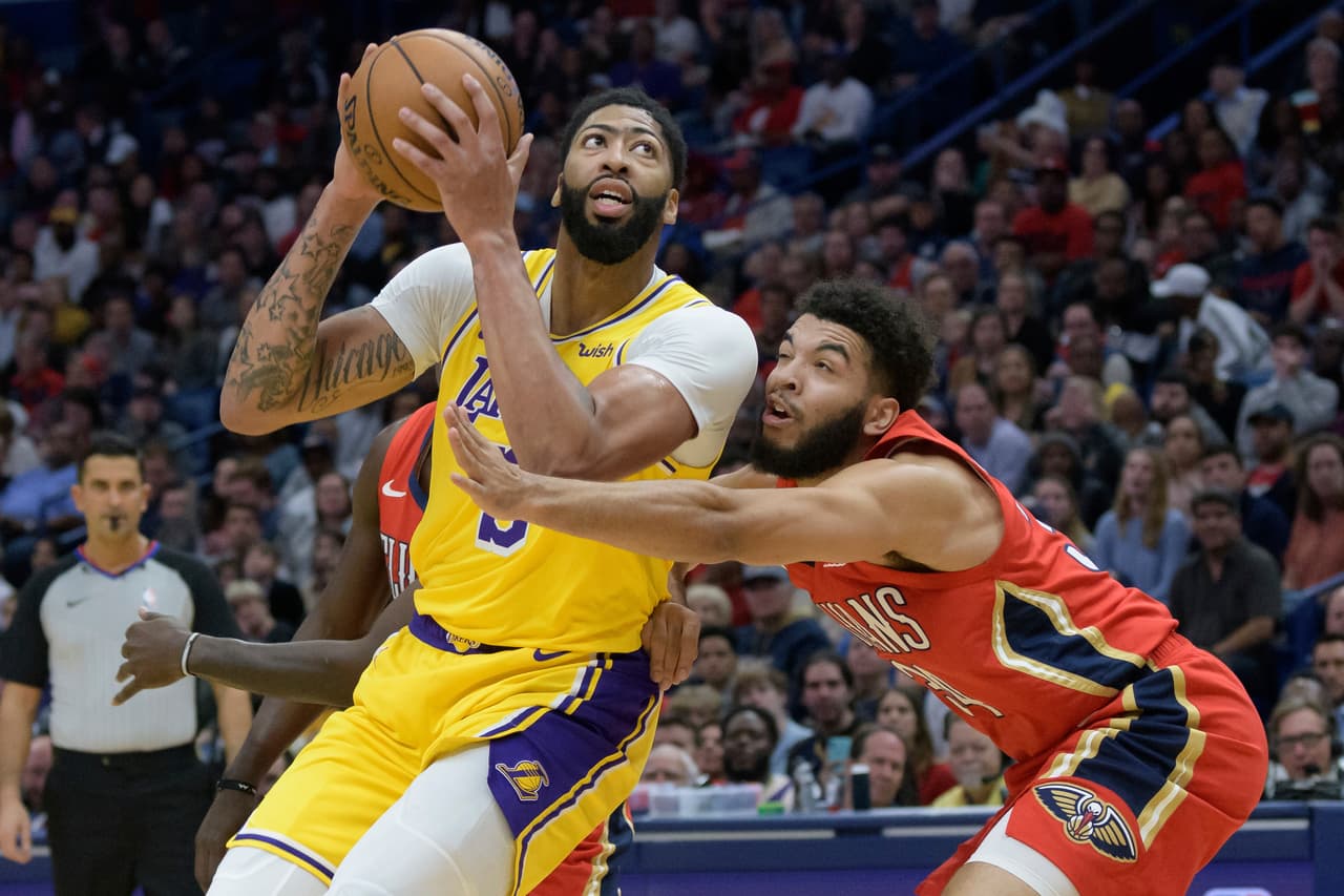 Anthony Davis vuelve en grande a New Orleans y LeBron hace historia