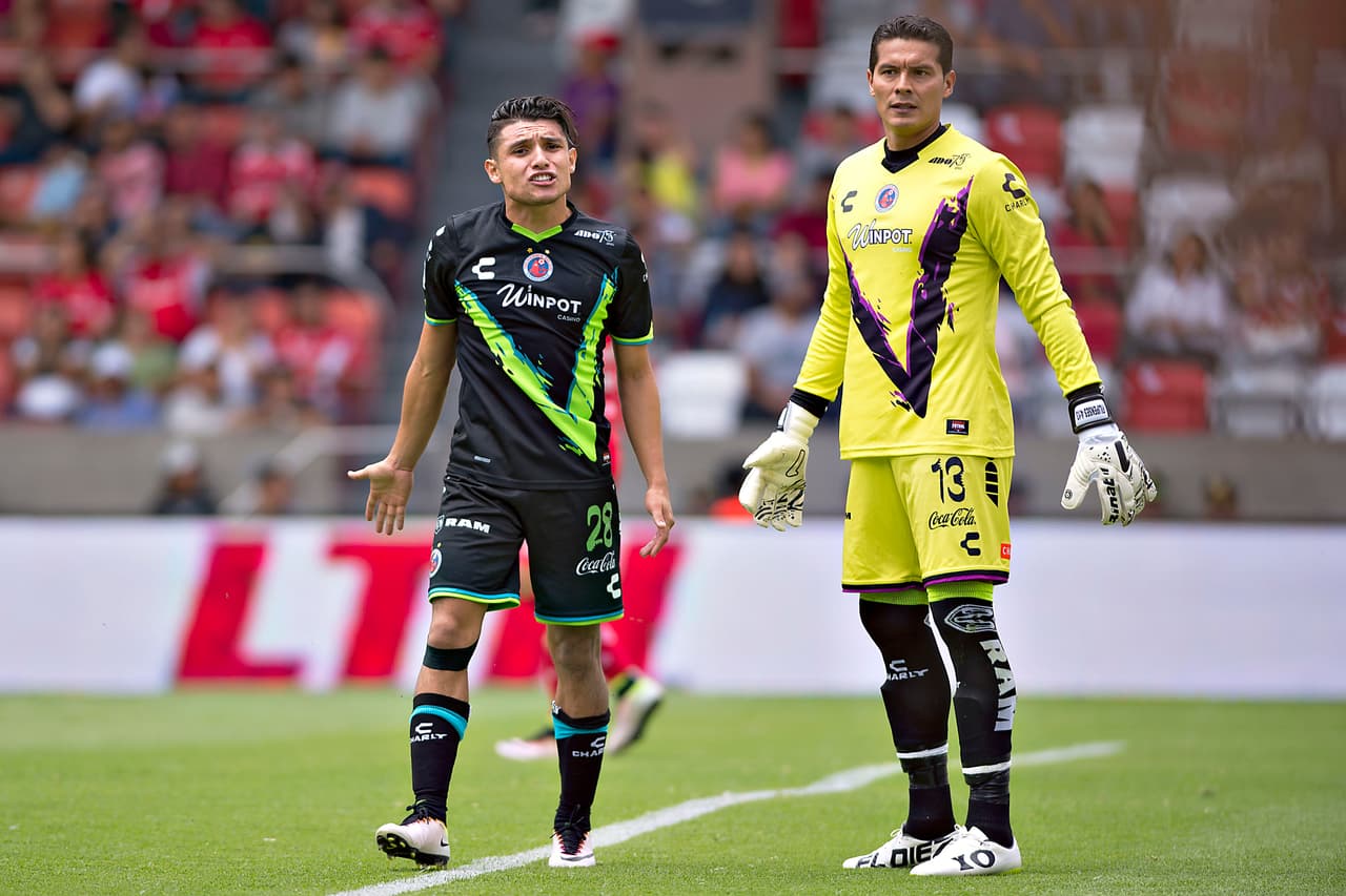 Edgar Meliton, Veracruz.- A pesar de que tuvo buenas intervenciones en el partido ante el Toluca, Meliton no pudo evitar la derrota al recibir 4 goles en el Nemesio.