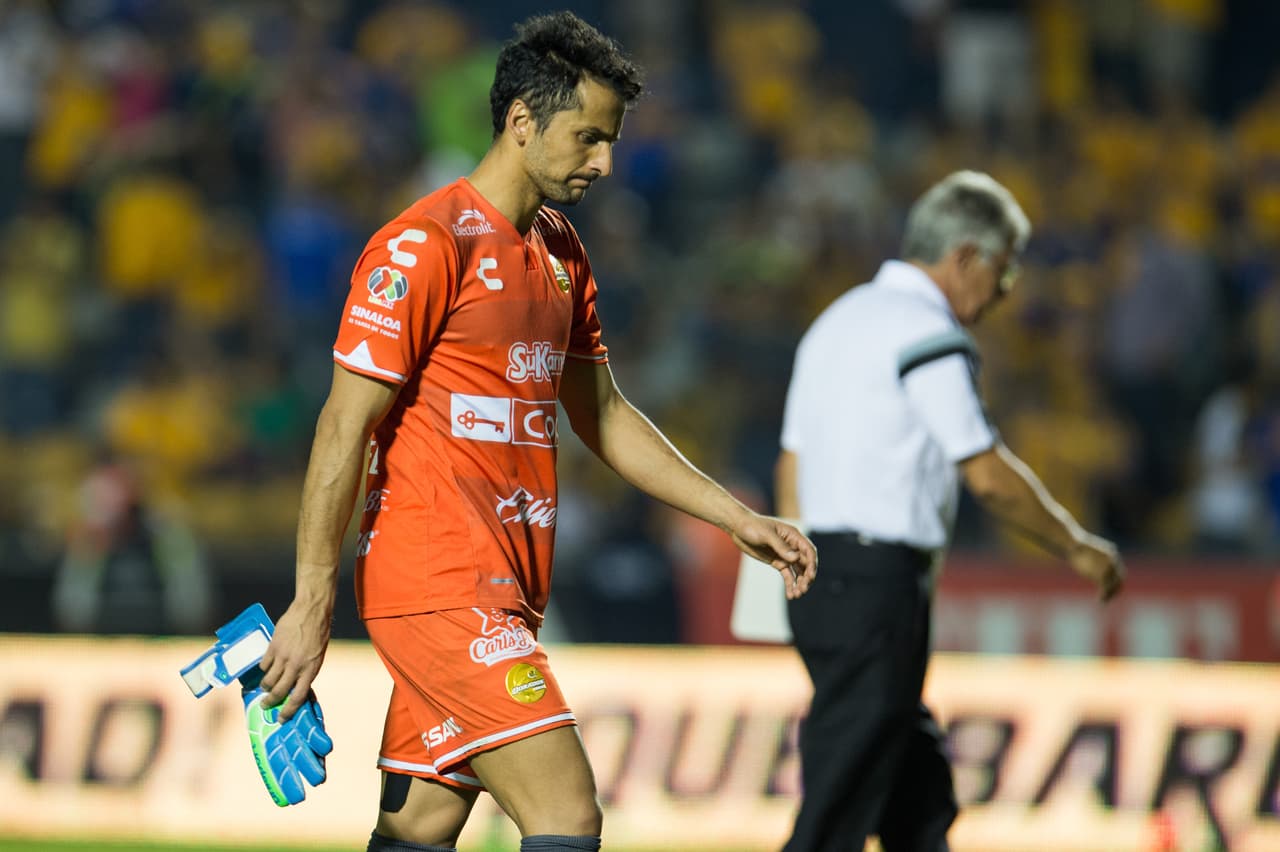 Luis Michel, Dorados.- El arquero del Gran Pez no pudo evitar la derrota y recibió 5 goles ante Tigres, situación que provoca que el equipo de Sinaloa pierda la categoría en Primera División en la Liga MX.