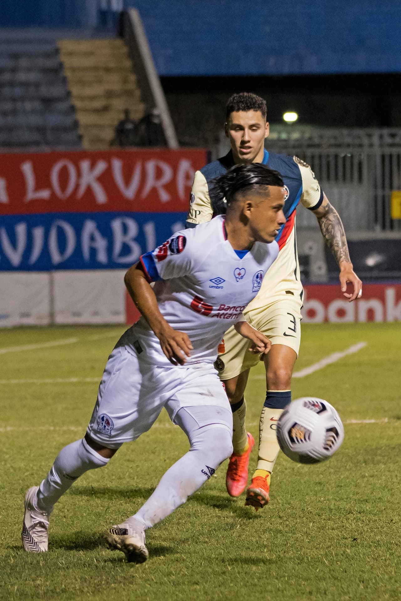 Con anotaciones de Federico Viñas y Sergio Díaz, América logra vencer 1-2 a Olimpia y saborean los cuartos de final de la Concacaf Liga de Campeones.