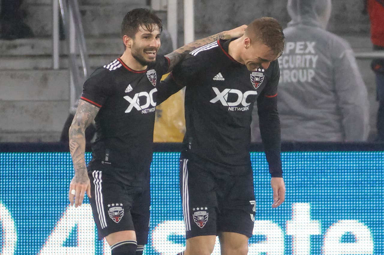 Un doblete de 'Taxi' Fountas fue suficiente para el triunfo del cuadro de la capital estadounidense.
<br>