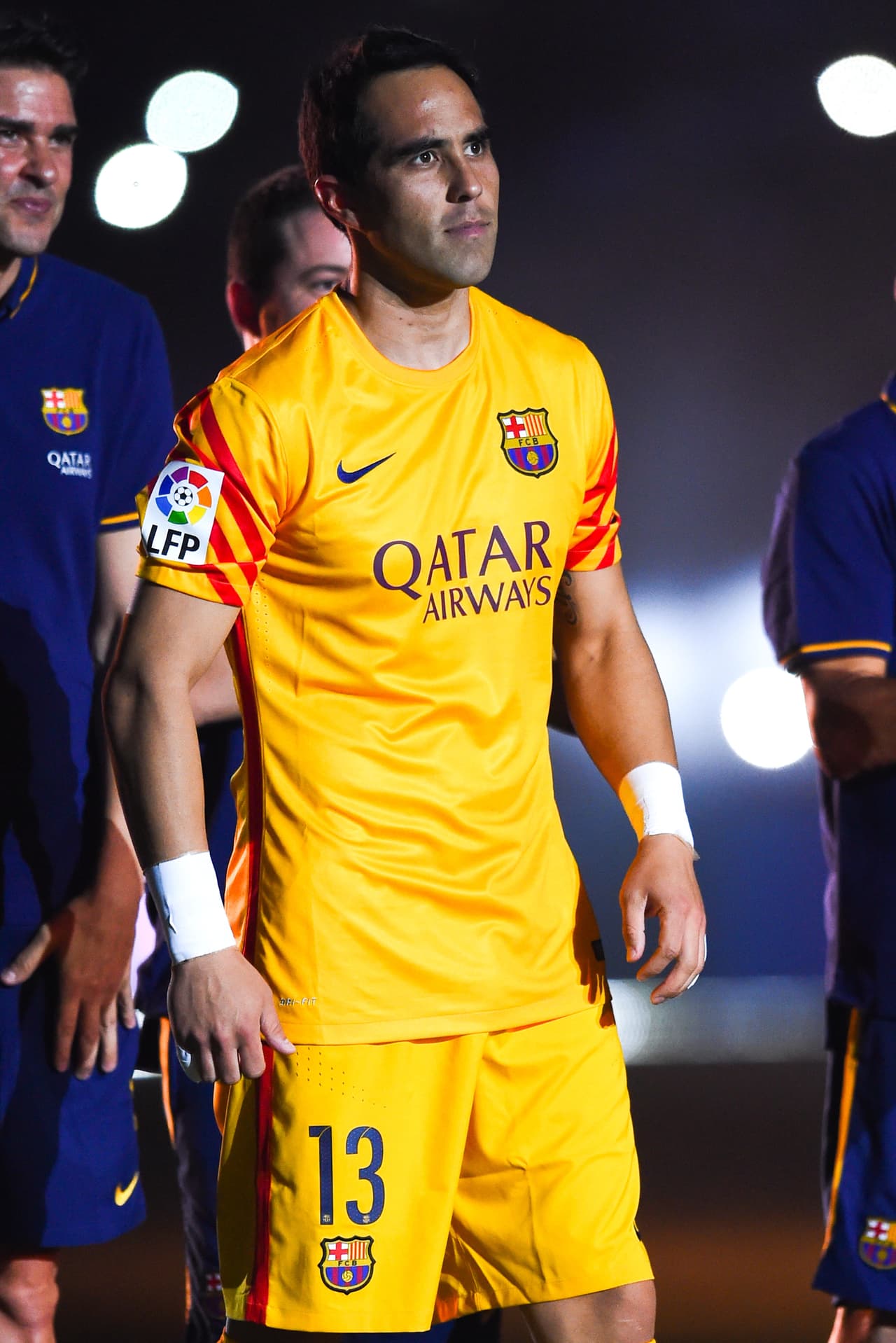 La buena noticia para el Barcelona es que Claudio Bravo apunta a reaparecer ante el Sevilla y en el inter solamente restan dos partidos, ambos en el Camp Nou, ante Las Palmas en Liga y contra Bayer Leverkusen en la Champions League, donde Ter Stegen debe acallar todos los señalamientos.