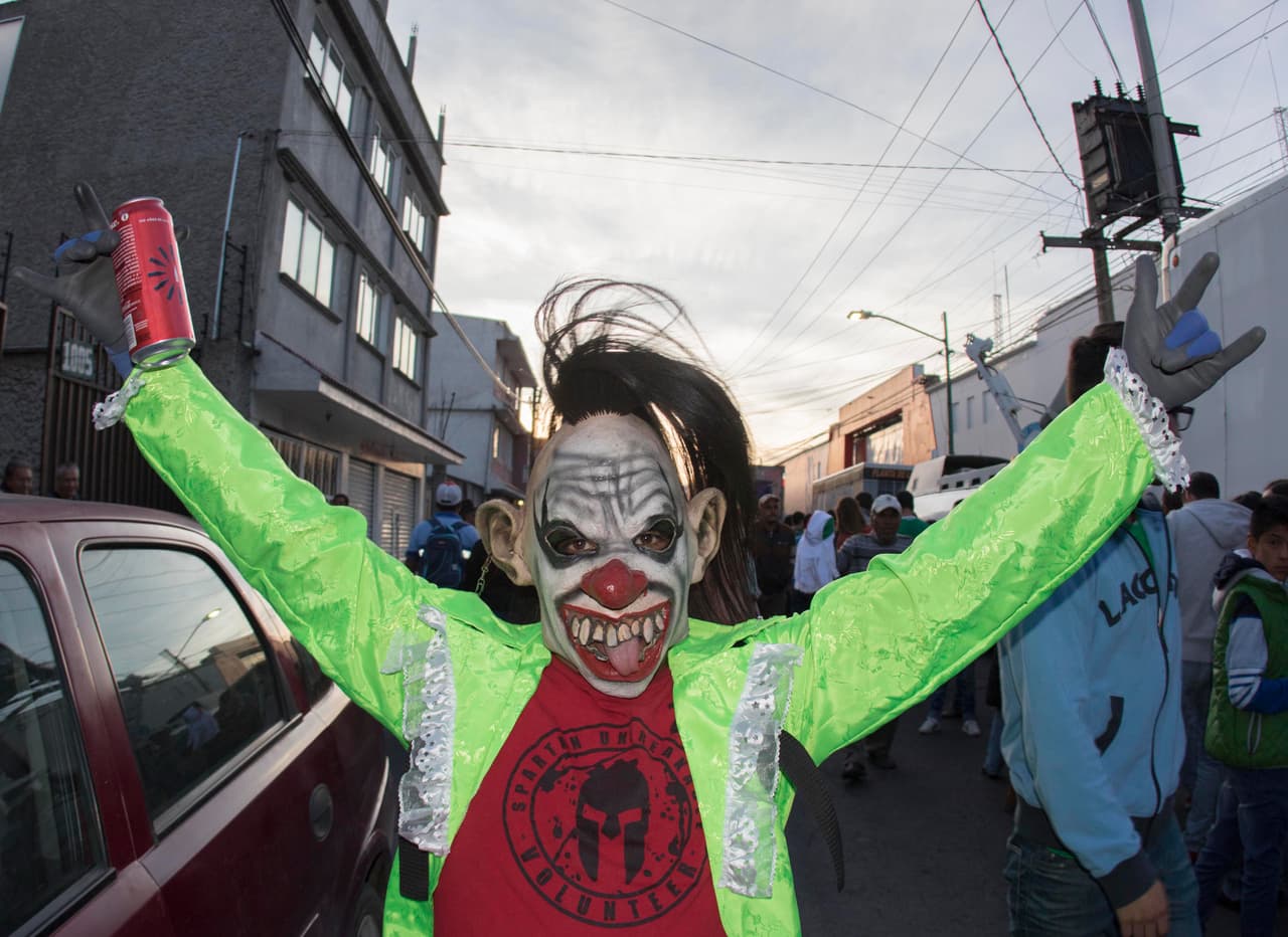 Gran ambiente y colorido se vivió en la Bombonera con el partido entre México y Panamá.