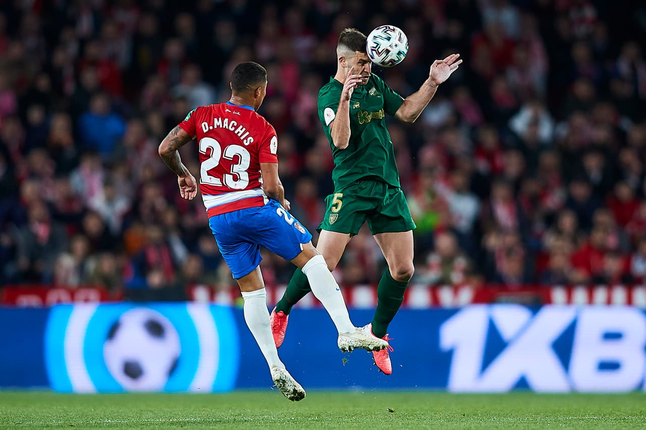 Granada generaba más ocasiones de gol, pero Athletic aprovechaba los espacios.
