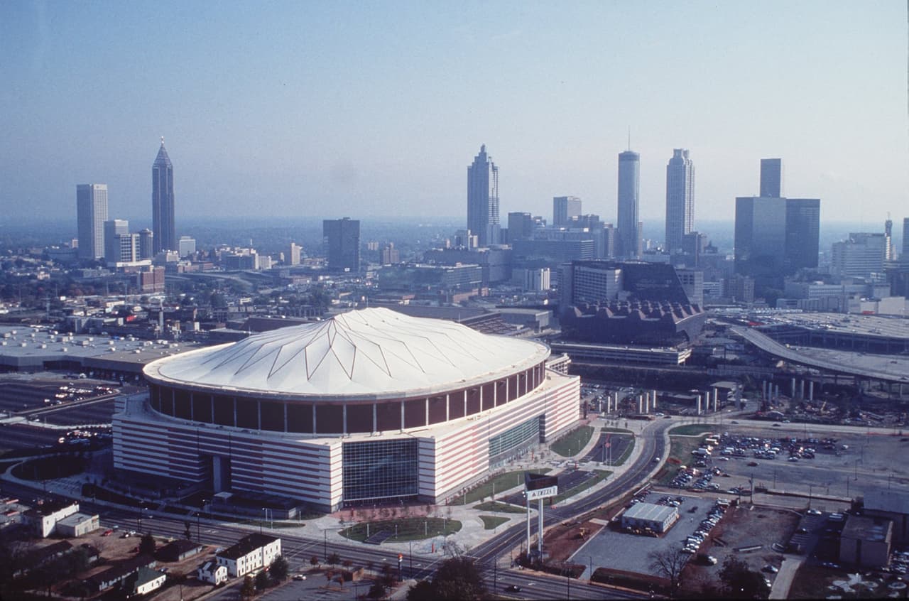 GEORGIA DOME- Con capacidad para 67 mil personas, este estadio está ubicado en Atlanta, Georgia. Aquí se jugará la semifinal de la Copa Oro.