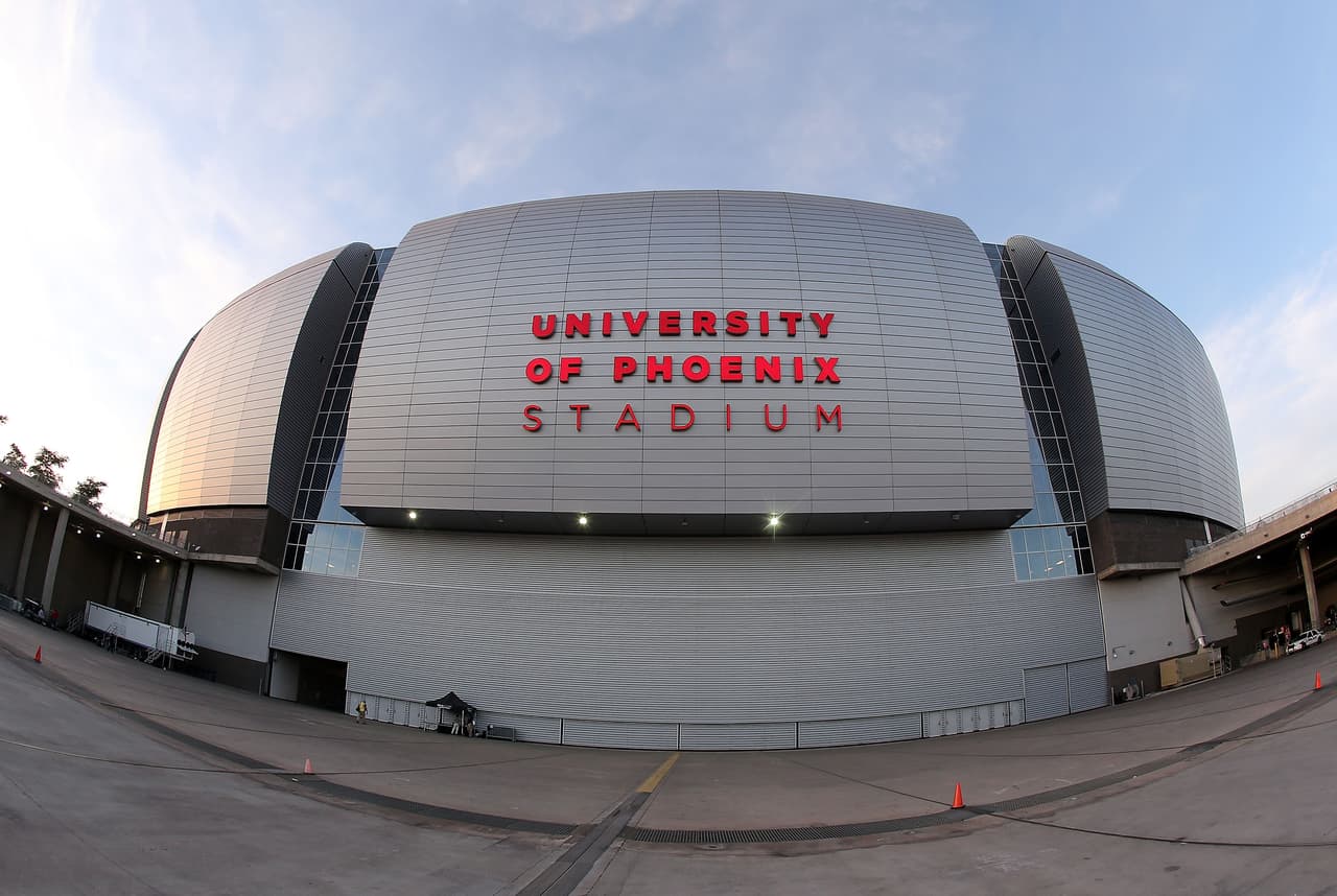 UNIVERSITY OF PHOENIX STADIUM- Este estadio tiene capacidad para 62 mil personas y se encuentra en Phoenix, Arizona. Aquí jugarán Trinidad y Tobago-Cuba, Guatemala-México.