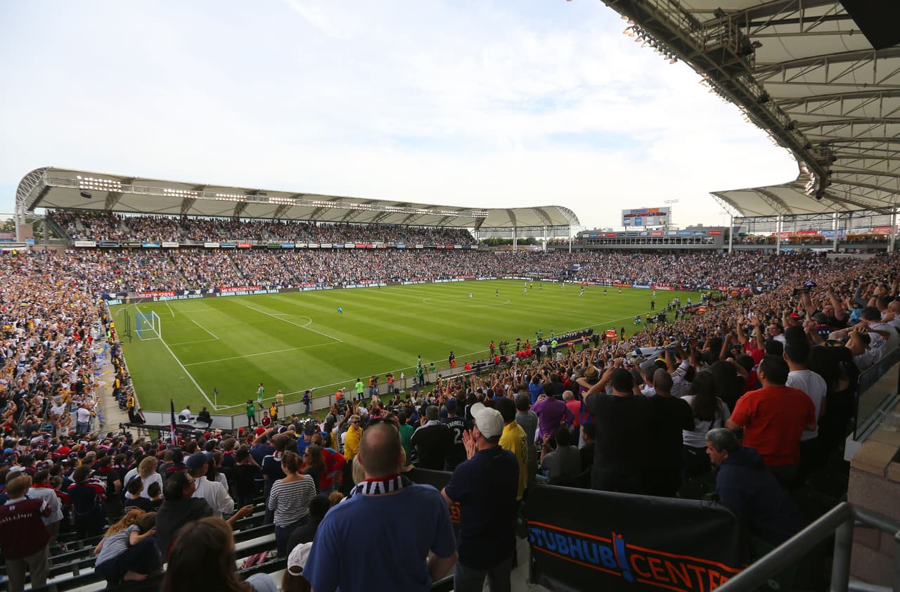 STUBHUB CENTER- Ubicado en Los Ángeles, California, tiene capacidad para 27 mil espectadores, será el escenario de los juegos del grupo B entre Costa Rica y Jamaica, y el de El Salvador y Canadá.