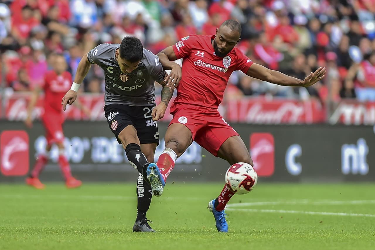 En un partido de volteretas, el Necaxa derrota a domicilio al Toluca 2-3 en un juego entretenido con gol de penal de Mauro Quiroga en el tiempo agregado.