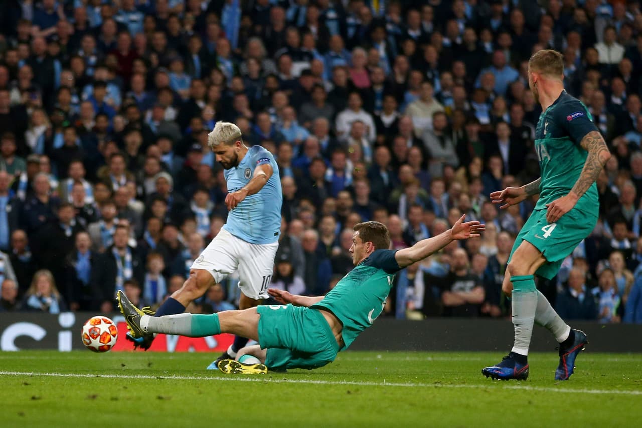 <b>¡El 'Kun' tenía a los Citizens en Semifinal!</b>
<br>Corría el 59’ cuando Sergio ‘Kun’ Agüero puso el 4-2 en el juego de vuelta y significaba el 4-3 en el global, resultado suficiente para la escuadra de Pep.