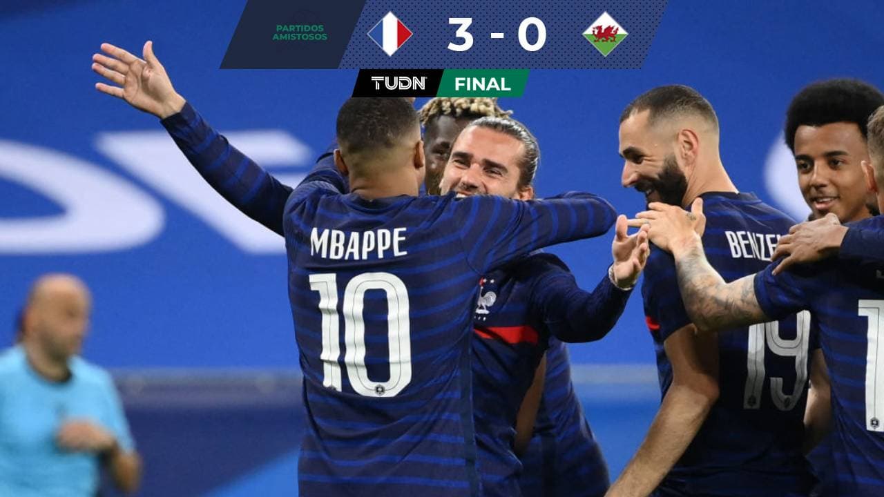 Francia golea, pero Benzema falla un penal