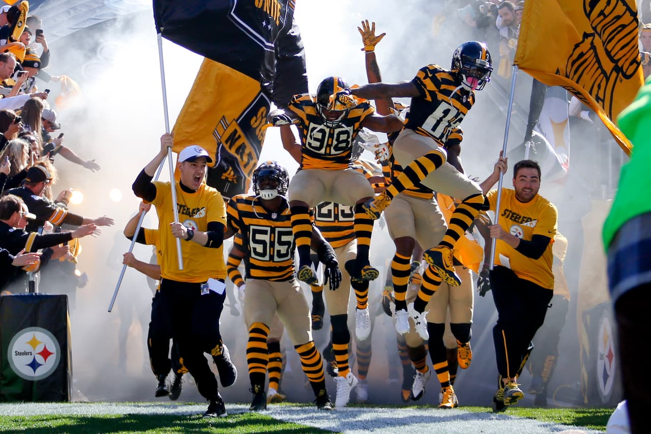 Gran duelo divisional vivieron los Bengals vs. los Steelers, donde Cincinnati mantuvo el invicto al amargar el regreso de Roethlisberger a Pittsburgh 16-10. Checa las mejores tomas de este partido.