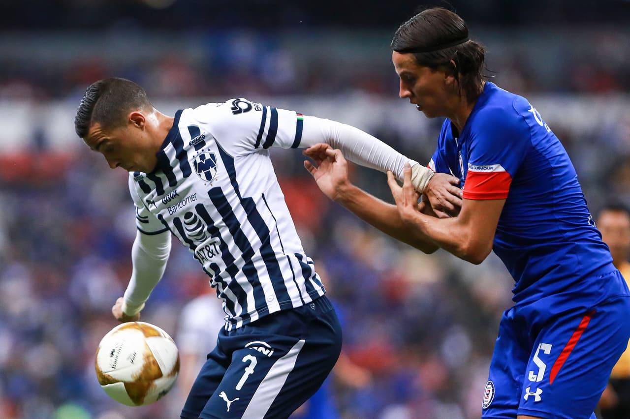 <b>Rogelio Funes Mori: 2. </b>El 'mellizo' había tenido un buen partido en la primera parte pero dejó de presionar a los defensores rivales y nunca representó peligro para los celestes.