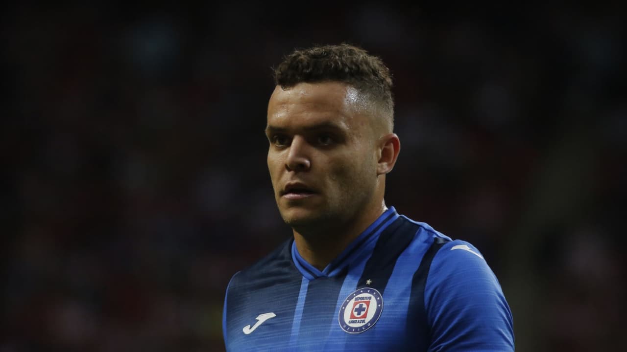 'Cabecita' Rodríguez irá con Uruguay a pesar de su lesión